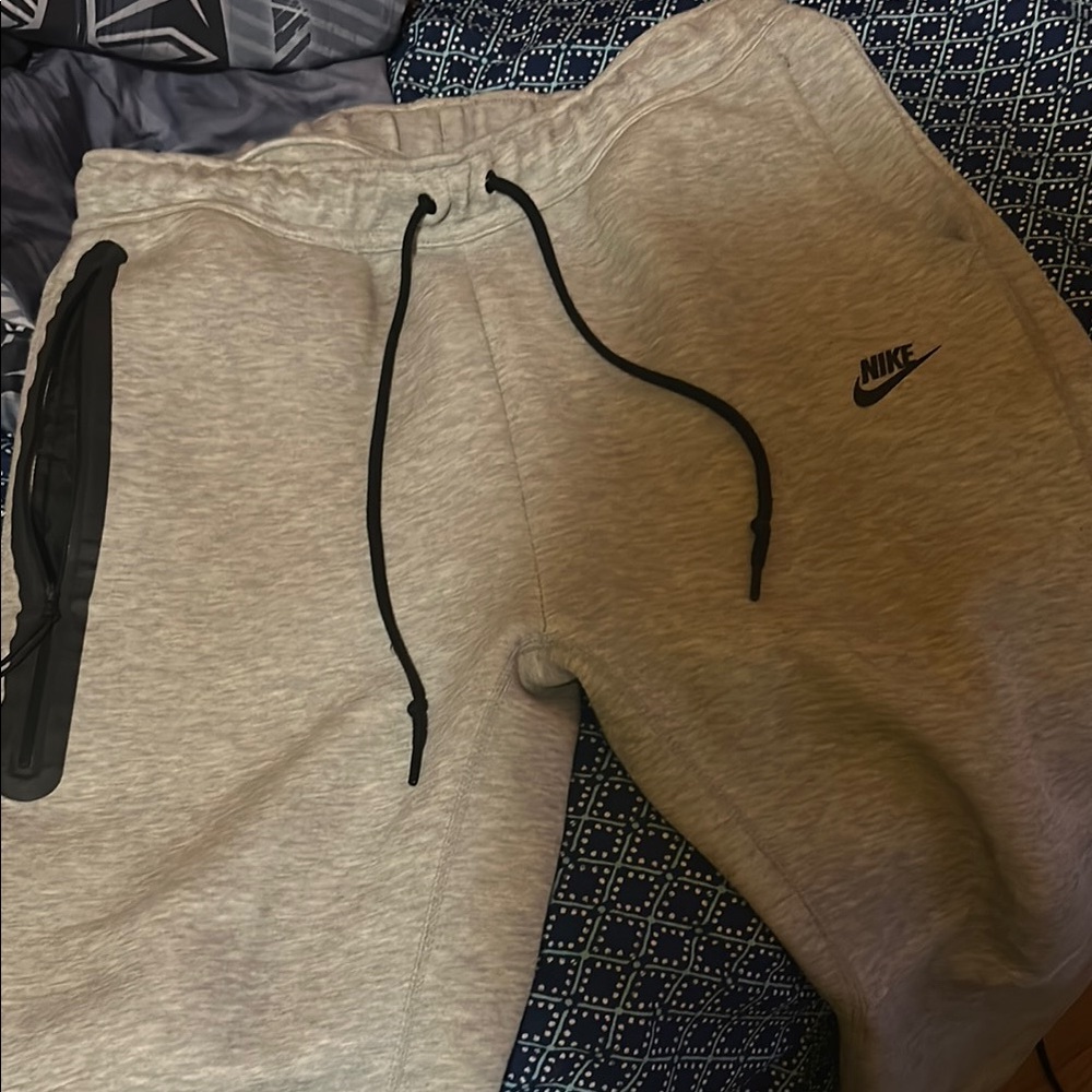 Nike men Gray Sweatpants and zip up hoodie